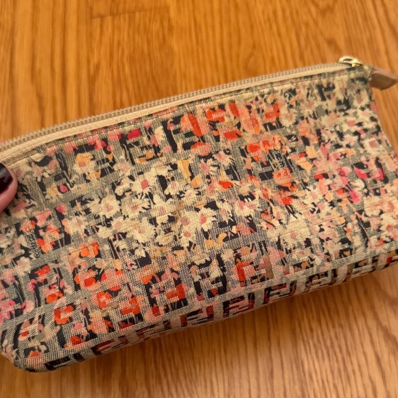 FENDI Zucchino Vitello Floral Forever Cosmetic Pouch - Picture 15 of 15